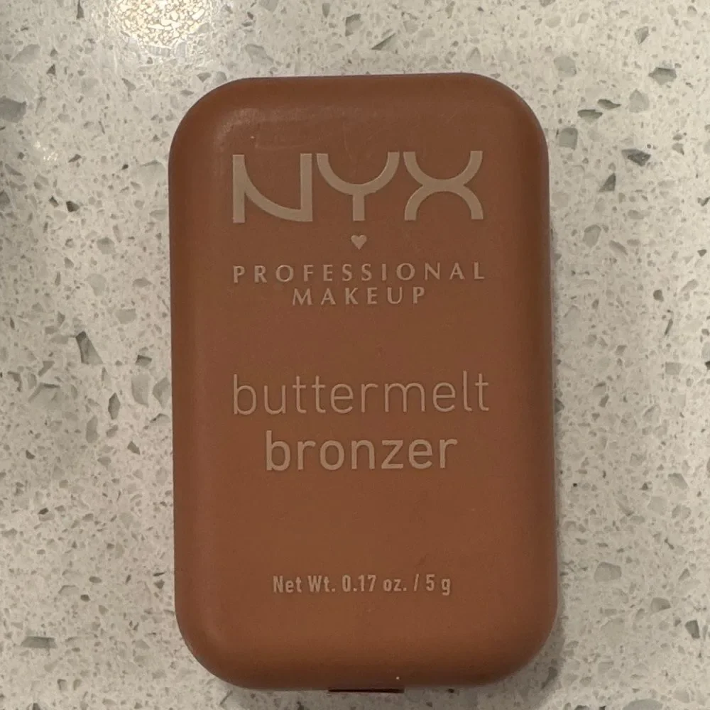 NYX Professional Makeup Buttermelt Bronzer in Rich Brown